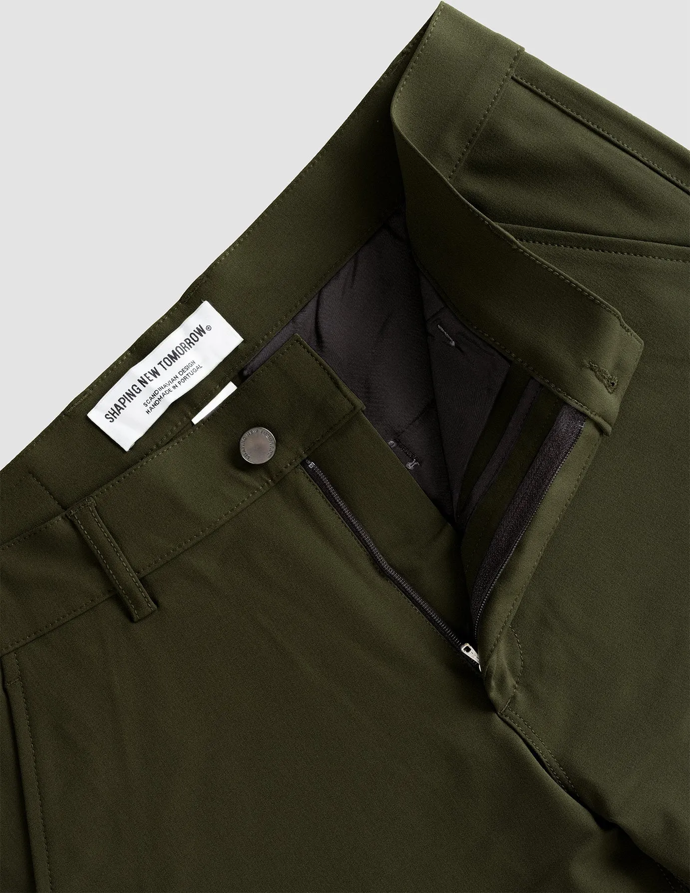 Essential Pants Regular Bavarian Green