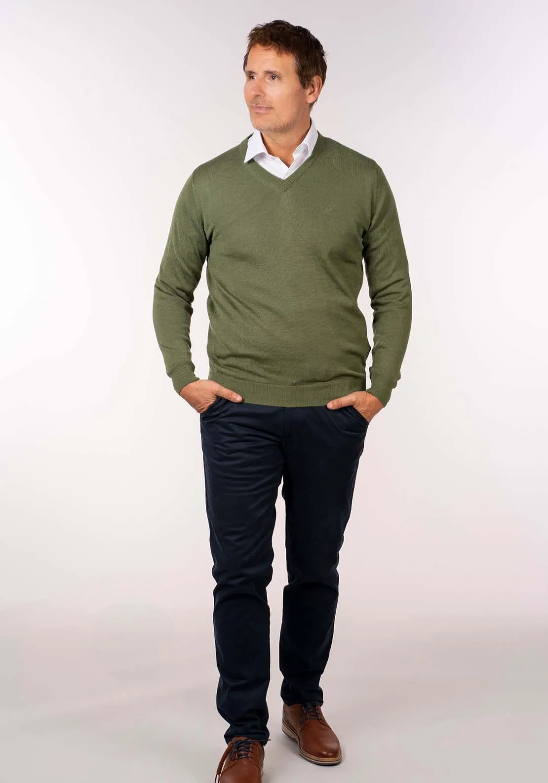 Mens V-Neck Merino Wool Jumper - Green