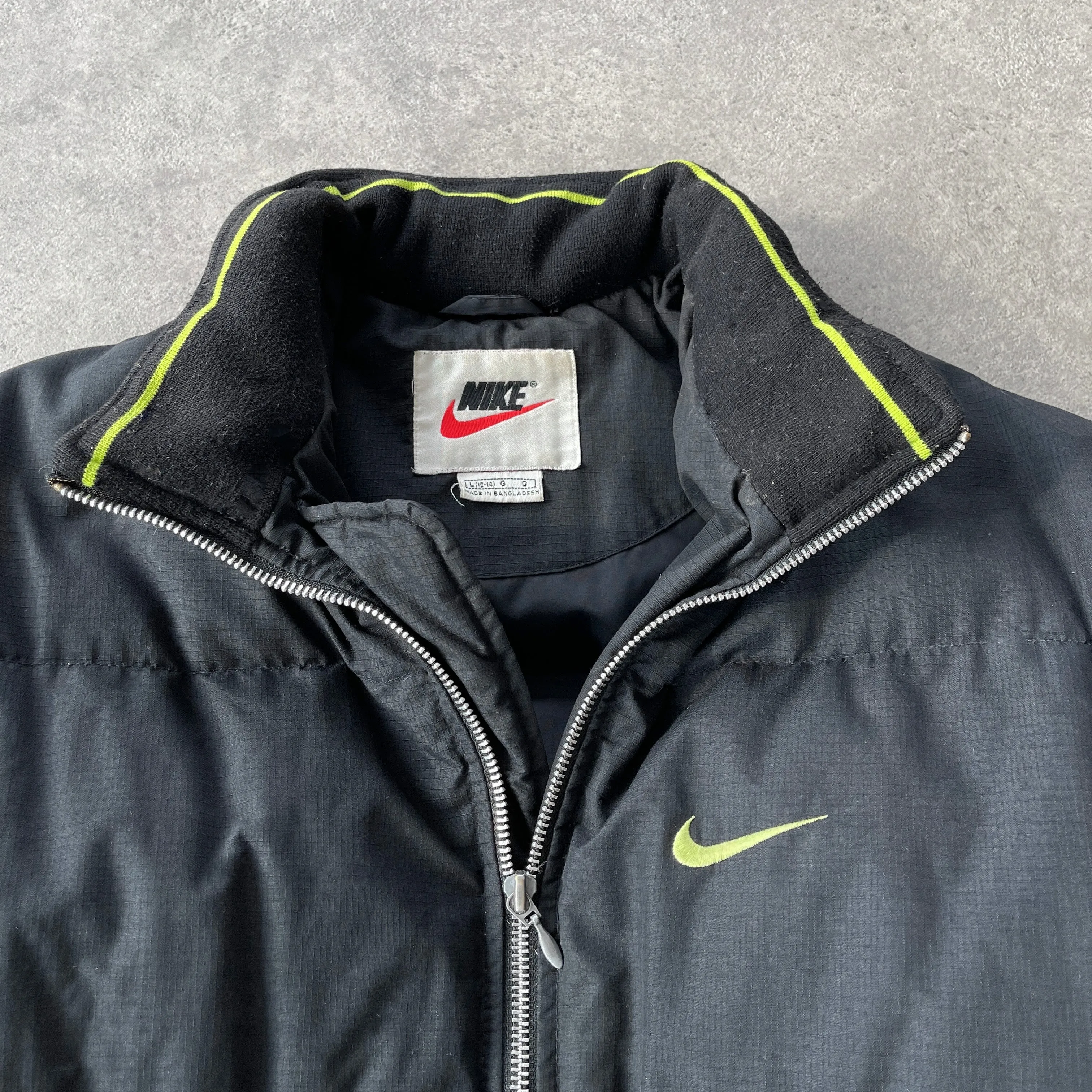 Nike RARE 1990s down fill spellout puffer jacket (L)